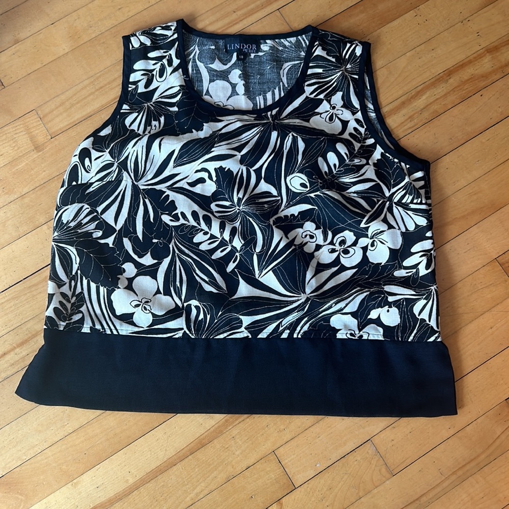 Vintage Lindor Petite Sleeveless Top (ptp 22)